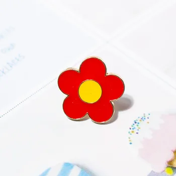 Брошь с красным цветком мультяшного размера, милый значок, приз, украшение одежды для детей Изображение