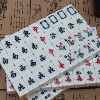 Настольные игры Китайский пронумерованный набор Маджонга, 144 плитки, набор Маджонга, портативная китайская игрушка с коробкой для развлечений Изображение